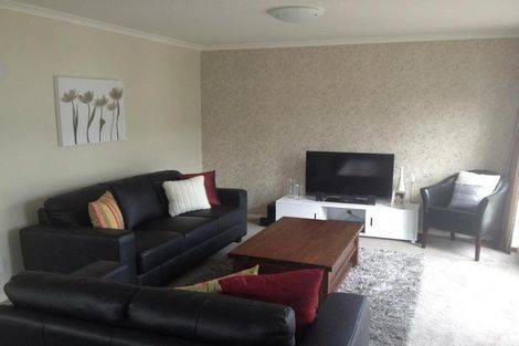 Photo of property in 5 Kowhai Avenue, Ebdentown, Upper Hutt, 5018