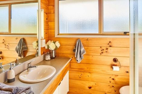 Photo of property in 14 Laburnum Grove, Maungaraki, Lower Hutt, 5010