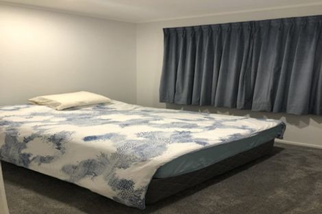 Photo of property in 26 Donzella Place, Conifer Grove, Takanini, 2112