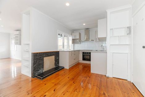 Photo of property in 70 Hobsonville Road, West Harbour, Auckland, 0618