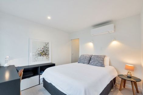 Photo of property in 1/3 Beach Road, Northcote Point, Auckland, 0627