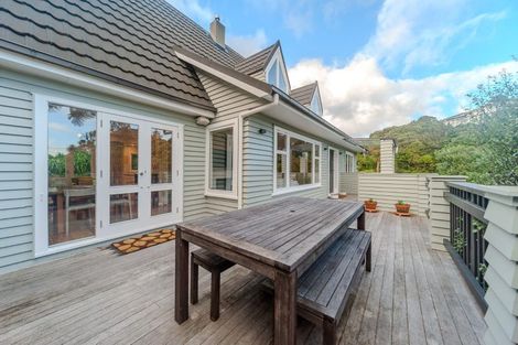 Photo of property in 25 Nicholson Road, Khandallah, Wellington, 6035