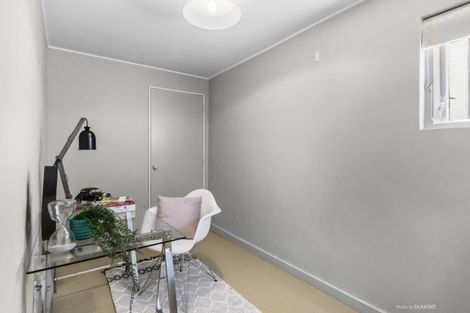 Photo of property in 53 Harbour View Road, Northland, Wellington, 6012