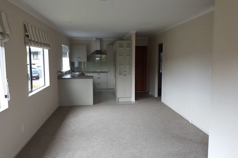 Photo of property in Waimanu Bay Village, 17/1 Piriti Drive, Te Atatu Peninsula, Auckland, 0610