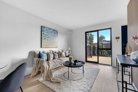 Photo of property in 1/1 Duggan Avenue, Mangere, Auckland, 2022