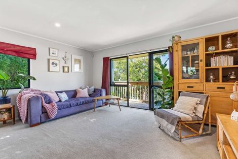 Photo of property in 1/6 Nielsen Place, Massey, Auckland, 0614