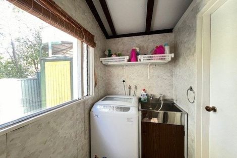 Photo of property in 8 Greenwich Street, Waihola, Milton, 9073