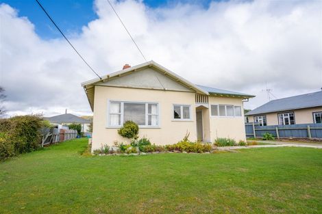 Photo of property in 17 George Street, Waimate, 7924
