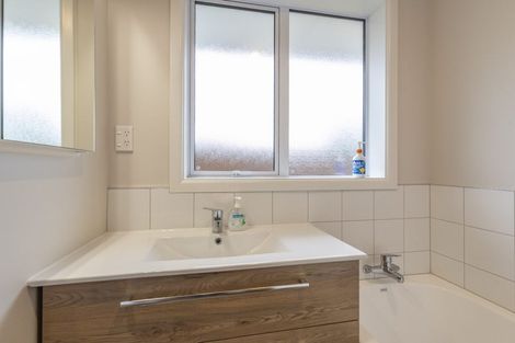 Photo of property in 17 Seagrave Place, Ilam, Christchurch, 8041