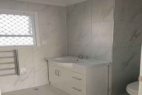 Photo of property in 169 Hobsonville Road, West Harbour, Auckland, 0618