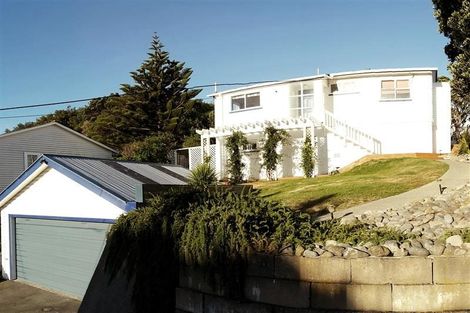 Photo of property in 5 Bowes Crescent, Strathmore Park, Wellington, 6022