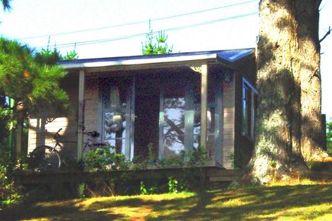 Photo of property in 122 Lone Kauri Road, Karekare, New Lynn, 0772