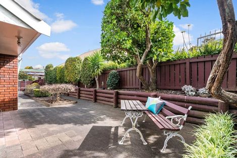 Photo of property in 46 Glenfern Road, Mellons Bay, Auckland, 2014