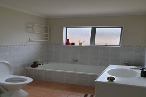 Photo of property in 3 Parkridge Way, Henderson, Auckland, 0612