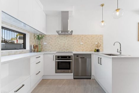 Photo of property in 15c Tabitha Crescent, Henderson, Auckland, 0612