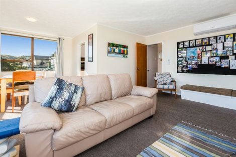 Photo of property in 2b Whanake Street, Titahi Bay, Porirua, 5022