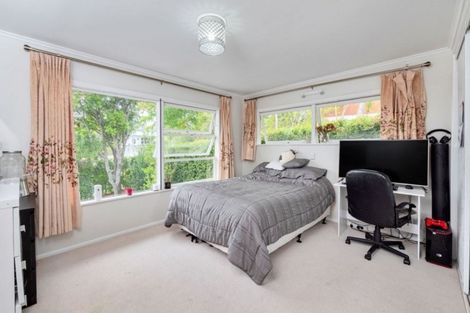 Photo of property in 12 Arahia Street, Northcote, Auckland, 0627