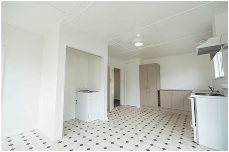 Photo of property in 71 Queenwood Road, Levin, 5510