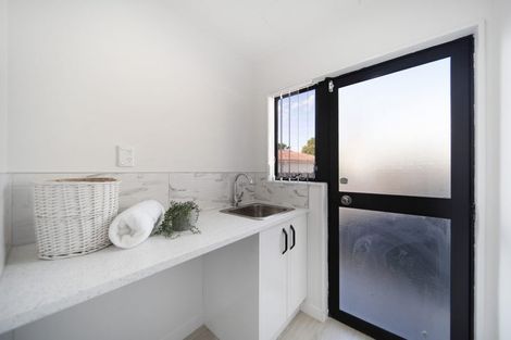 Photo of property in 2/230 Finlayson Avenue, Clendon Park, Auckland, 2103