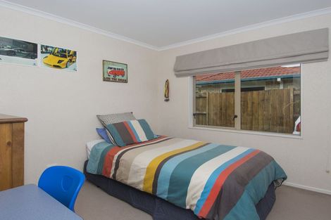 Photo of property in 36 Mcleod Place, Papamoa Beach, Papamoa, 3118