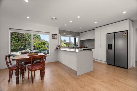 Photo of property in 2 Aranui Drive, Papamoa Beach, Papamoa, 3118