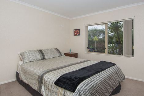 Photo of property in 36 Mcleod Place, Papamoa Beach, Papamoa, 3118