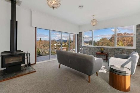 Photo of property in 90 Kawaha Point Road, Kawaha Point, Rotorua, 3010