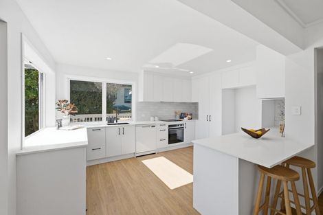 Photo of property in 42a Old Lake Road, Narrow Neck, Auckland, 0624