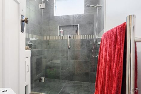 Photo of property in 32 Queen Street, Cambridge, 3434