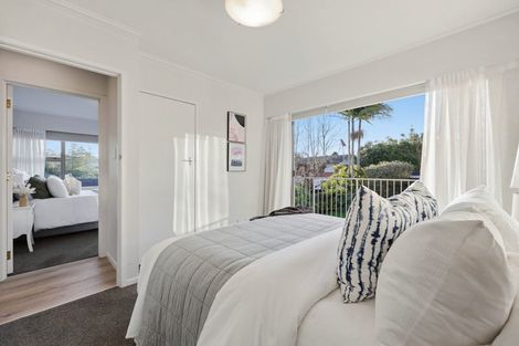 Photo of property in 5 Liston Crescent, Cockle Bay, Auckland, 2014