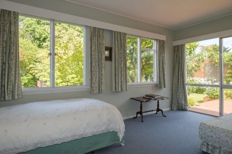 Photo of property in 142 Eglinton Road, Mornington, Dunedin, 9011