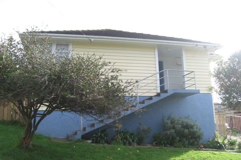 Photo of property in 3 Wakefield Terrace, Tawa, Wellington, 5028