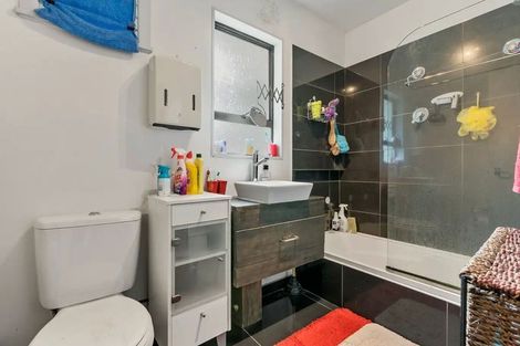 Photo of property in 13d James Road, Manurewa, Auckland, 2102