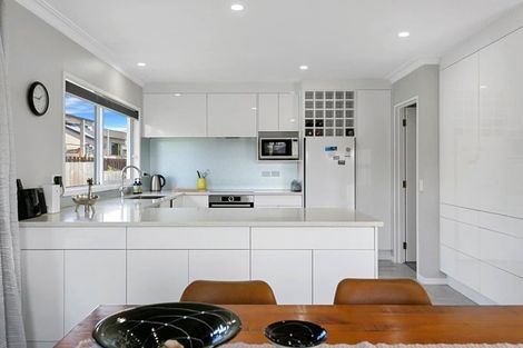 Photo of property in 2 Golders Place, Richmond Heights, Taupo, 3330