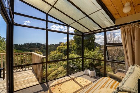 Photo of property in 13 Lindaver Grove, Merrilands, New Plymouth, 4312