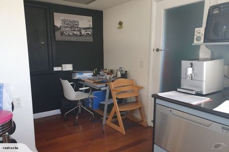 Photo of property in Olympus Flats, 8/280 Oriental Parade, Oriental Bay, Wellington, 6011
