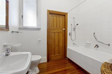 Photo of property in 11 Clissold Street, Merivale, Christchurch, 8014