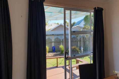 Photo of property in 5 Clifton Place, Riverdale, Gisborne, 4010