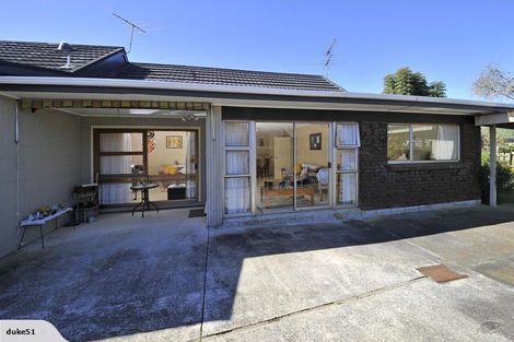 Photo of property in 2/12 Waimai Avenue, Weymouth, Auckland, 2103