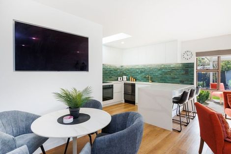 Photo of property in 18d Montgomery Terrace, Hokowhitu, Palmerston North, 4410