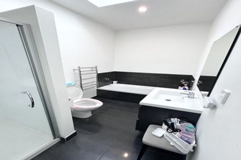Photo of property in 10 Liberation Road, Papakura, 2110