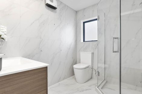 Photo of property in 6b Dalwhinnie Parade, Highland Park, Auckland, 2010