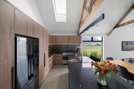 Photo of property in 52 Cunninghams Drive, Jacks Point, Queenstown, 9371