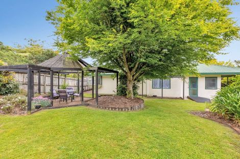 Photo of property in 21 Capricorn Place, Kawaha Point, Rotorua, 3010