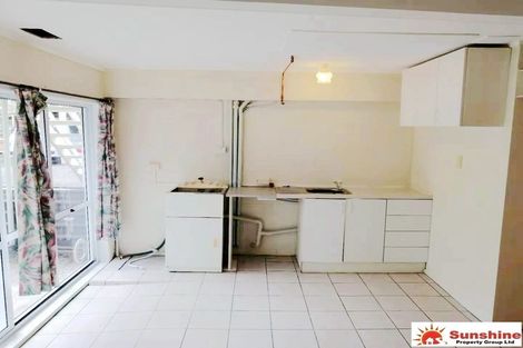 Photo of property in 244 Boord Crescent, Kumeu, 0891