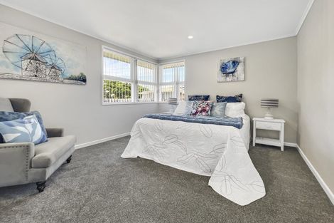 Photo of property in 17 Oxford Road, Manurewa, Auckland, 2102