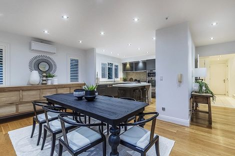 Photo of property in 270 Hurstmere Road, Takapuna, Auckland, 0622