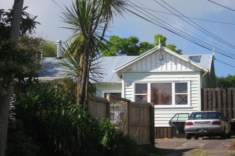 Photo of property in 180 Hutchinson Avenue, New Lynn, Auckland, 0600