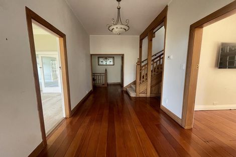 Photo of property in 9 Wadestown Road, Wadestown, Wellington, 6012