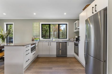 Photo of property in 33 Roland Road, Greenhithe, Auckland, 0632